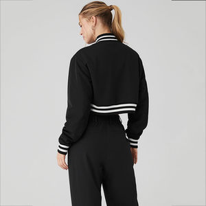 Chaqueta universitaria de gran tamaño con botones recortados personalizados para mujer, ropa de calle informal personalizada, chaquetas universitarias recortadas de Invierno para mujer - Product Image 4