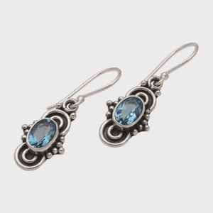 Boucles d'oreilles élégantes et mignonnes en argent sterling plaqué or avec topaze bleu ciel, design bohème, bijoux pierre de naissance de décembre pour femme - Product Image 4