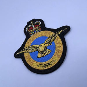 Usine bas quantité minimale de commande sergé tissu adhésif Merrow bordure Service forme personnalisée Logo Machine broderie patchs et badges avec fer à repasser - Product Image 6