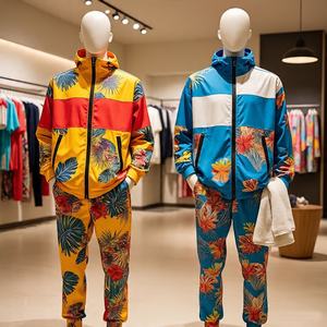 Chándal de nailon cortavientos para hombre al por mayor, conjunto de pantalones cortos de 2 piezas, ropa de calle reflectante, ropa deportiva de verano con logotipo personalizado OEM - Product Image 4