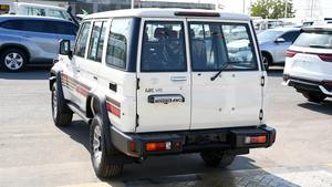 สภาพดีเยี่ยม ปี 2024 โตโยต้า แลนด์ ครุยเซอร์ 70 ซีรีส์ LC 76 LX เกียร์อัตโนมัติ เครื่องยนต์ V6 - Product Image 6