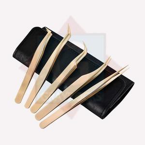 Pince à cils personnalisée de meilleure qualité pour extensions de cils Instruments de beauté en acier inoxydable de couleur dorée - Product Image 1