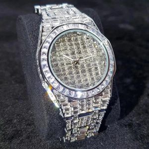 Reloj de Moissanita Antiguo de Negocios, Cuadrado, Aprobado por el Probador de Diamantes |   Reloj de Lujo VVS con Esfera de Cristal con Diseño de Esqueleto y Cristales, Venta al por Mayor - Product Image 2