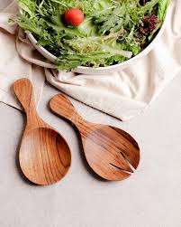 Ensemble de service à salade Ensemble cuillère à salade et fourchette en bois naturel et combinaison imprimée en émail fabriqué en Inde par STAR CRAFTS INDIA - Product Image 2