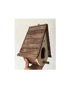 Nichoirs d'extérieur en bois durables pour oiseaux de jardin avec un charmant design rustique avec des matériaux résistants aux intempéries - Product Image 1