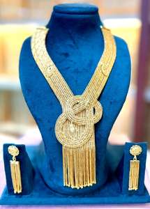 Ensemble de collier traditionnel plaqué or avec boucles d'oreilles assorties |   Bijoux de Mariage Indiens Imitation Vente en Gros Modèle 23265 - Product Image 3