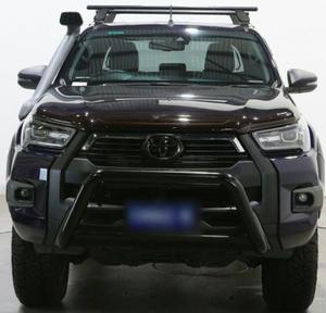 Toyota HiLux 2.8D-4D Invincible X AT35 (204 CV) (Euro 6dT-E) 2021 / Toyota Hi-Lux 2.4D-4D Invincible X (150 CV) (Euro 6dT-E) 3.2t 2019 - Product Image 2