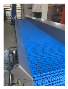 สายพานลำเลียงพลาสติกทนความร้อนแบบแยกส่วนพร้อมโครงสแตนเลสและการออกแบบแนวตั้งด้วยมอเตอร์สำหรับอุตสาหกรรมอาหาร - Product Image 4