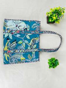 Estilo con Nuestra Bolsa Tote Premium, Duradera, Espaciosa y Perfecta para las Aventuras Diarias con Elegancia y Resistencia - Product Image 6