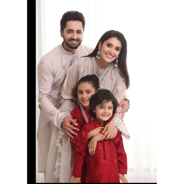 indian family dress set for birthday party online Matching Whole Family Indian Dresses for Wedding Kids Partywear Lehenga Choli Lehenga for Functions Matching Family Outfits Diwali Dresses