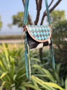 Nouveau sac à franges en cuir artisanal de créateur, style bohème gypsy, en cuir de vachette, couleur turquoise, fait main, style western, motif à carreaux - Product Image 2