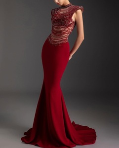 Vestido de Noche Ajustado Estilo Sirena con Brillo Diamante, Tela de Satén, Corpiño de Ilusión, Capas de Tul en Cascada, Patrón de Pedrería y Escote Alto - Product Image 2