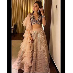 Lehenga choli ชุดปาร์ตี้ที่มีหลายสีที่กำหนดเองและเย็บปักด้วยมือ - Product Image 1