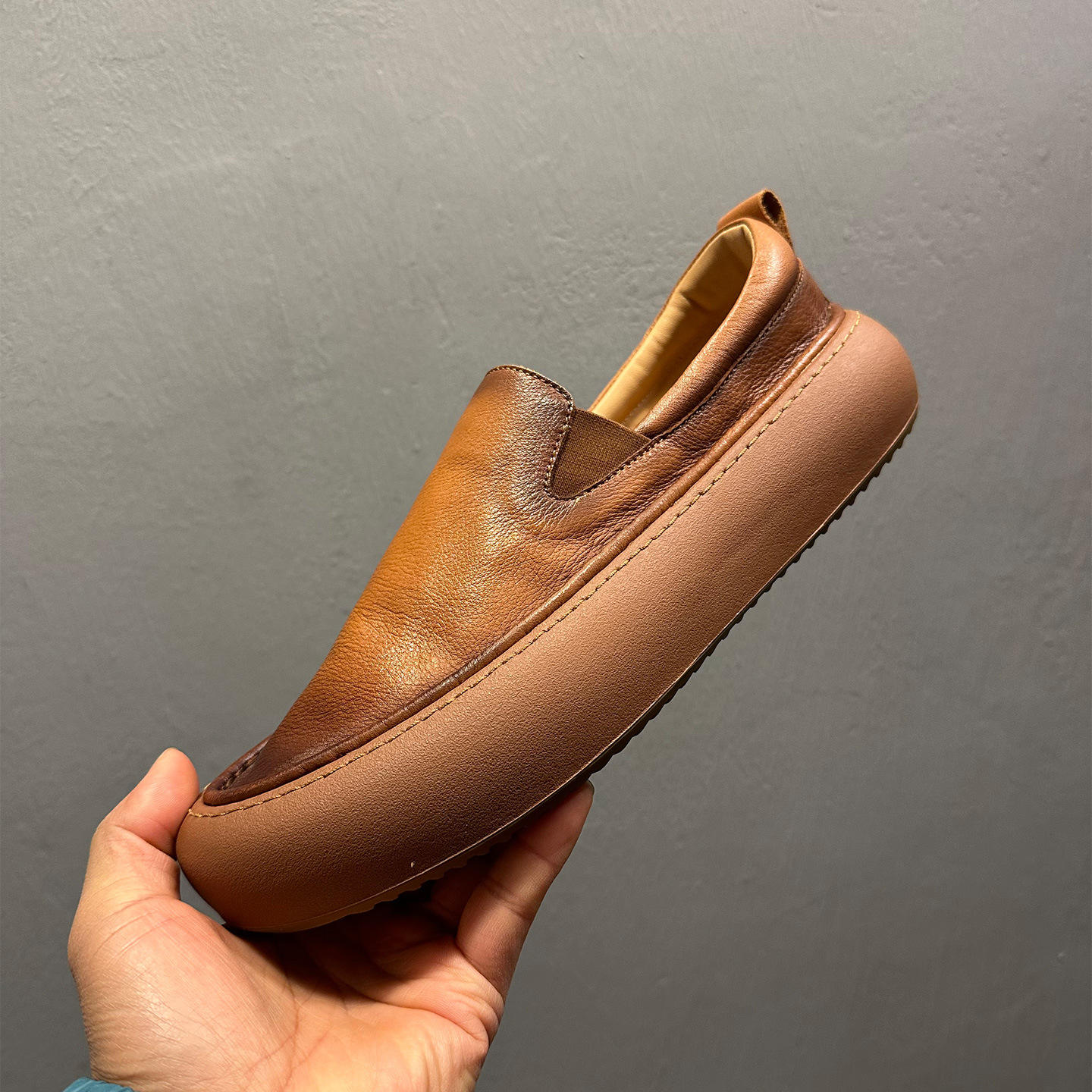 สีน้ำตาล