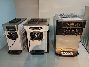 เครื่องทำไอศกรีมอัตโนมัติ3รสชาติเครื่องผลิตไอศกรีมเชิงพาณิชย์แบบนิ่มสำหรับธุรกิจรถบรรทุกอาหารจานด่วน - Product Image 4