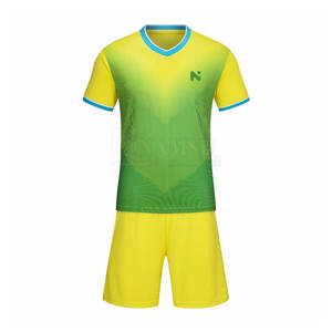 Uniformes de fútbol personalizados para hombre, jersey de fútbol de poliéster verde, pantalones cortos, conjunto de nombre, venta al por mayor, precio razonable, equipo de Club para adultos - Product Image 1