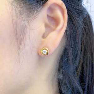 Boucles d'oreilles clous hexagonales en diamant de laboratoire 1,00 carat (couleurs D-E-F) clarté VVS-VS, sertissage clos éblouissant, certifiées IGI, pour femme, usage quotidien - Product Image 4