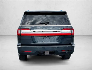 2021 Full-Size Luxury SUV Premium <b>7</b>-Seater Leather Interior High-End Comfort Features Used - Product Image 5