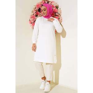 Camisetas cómodas con túnica de talla grande detallada con emblema de hendidura crudo para mujer - Product Image 2