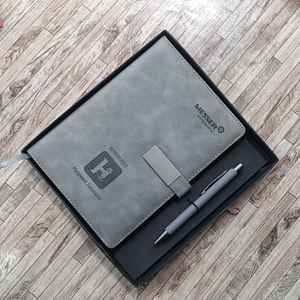 Ensemble Carnet en Cuir A5 Personnalisé 2026 avec Stylo, Blocage RFID et Fait Main - Cadeau d'Entreprise pour la Fête des Pères et le Nouvel An - Product Image 4