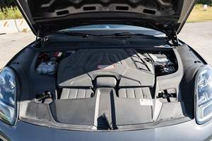 Cayenne Turbo 2021, 541 ch, V8 biturbo, transmission intégrale, pack Premium Plus, non modifiée - Product Image 6