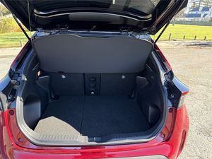 Auto Usado en Buenas Condiciones, <span class=keywords><strong>Toyota</strong></span> <span class=keywords><strong>Yaris</strong></span> <span class=keywords><strong>Cross</strong></span> GR Sport <span class=keywords><strong>2024</strong></span>, 1.5P HEV ECVT FWD SUV, Envío a Todo el Mundo - Product Image 4