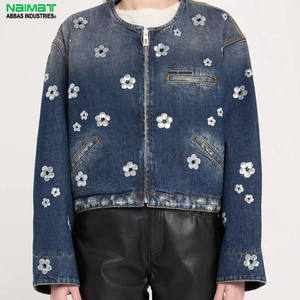 Veste bomber en denim foncé tendance pour femmes avec broderie florale en sequins argentés scintillants - Product Image 1
