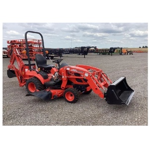 Le puissant tracteur-tondeuse KIOTI MINI offre un point d'attache arrière et une transmission intégrale sélectionnable pour la tonte des propriétés. - Product Image 5