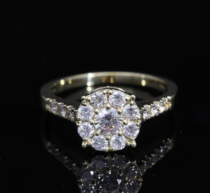 Anillo Clásico de Oro de 14K con Baño de Rodio, Diamantes Naturales en Racimo, Diseño Floral con Halo Redondo Brillante y Banda con Acentos de Diamantes Pavé - Product Image 1