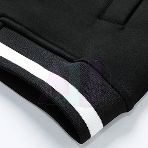 Chaqueta Varsity con Cuello Alto y Logotipo Frontal para Hombre, MOQ Bajo, Mezcla de Algodón Transpirable y Ecológica, Estilo Casual de Invierno - Product Image 5
