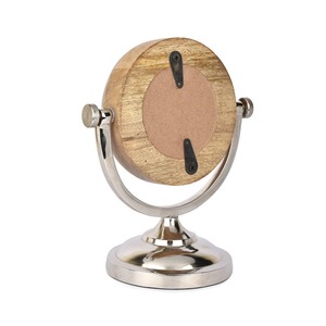 Horloge de table à mouvement silencieux en bois d'aluminium et quartz avec rétroéclairage |   Affichage LED finition nickel, design Art Déco, décoration intérieure - Product Image 2