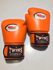 Gants de boxe jumeaux professionnels avec logo personnalisé avec entraînement Gants de boxe de combat 100% MS-BG-111 en cuir véritable - Product Image 2