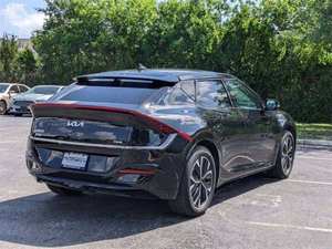 Venta al por Mayor de Autos Usados EV6 GT-Line 4 Puertas Sedán Automático Turbo con Asientos de Cuero, Rines R18, Tracción Delantera, Control de Crucero Adaptativo, Cámara Trasera, Luces LED, Volante a la Izquierda - Product Image 3