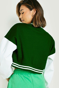 Veste varsity courte pour femme avec logo personnalisé imprimé, broderies en chenille de haute qualité, patchs brodés, coton matelassé respirant, nouvelle collection hiver - Product Image 2