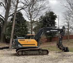 Oferta de subasta mejor valorada para excavadora de cadenas HX210AL 2023 con sistema hidráulico de alto flujo, cucharón y pulgar hidráulico - Product Image 1