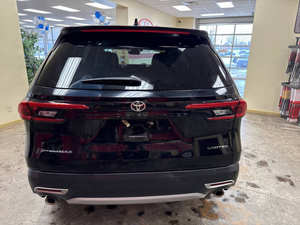 Toyota Grand Highlander Híbrido 2024 USADO EN EXCELENTES CONDICIONES - Product Image 4