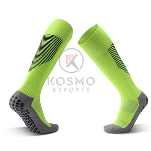 KOSMO EXPORTS Chaussettes de football longues antidérapantes personnalisées en laine/coton de qualité supérieure, avec logo compressif sur le bas, pour l'hiver, pour hommes - Product Image 5