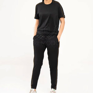 Combinaison de survêtements d'été décontractés en coton pour femmes avec pantalon souple - Product Image 1