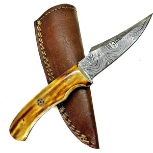 Cuchillo Skinner de Acero de Damasco Hecho a Mano con Mango Azul de 8 Pulgadas, Único y Coleccionable con Funda de Cuero - Product Image 1