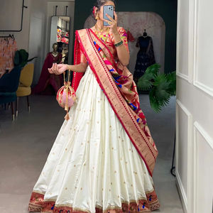 El último diseñador Jacquard Silk Weaving Zari Work Lehenga Choli de Fab Zone - Product Image 1