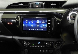 Vehículos Usados de Doble Cabina Hi lux Rocco REVO en Buen Estado, Motor Turbo Diésel Usado, Interior Claro, Asientos de Cuero, Tracción Delantera, R18 - Product Image 5