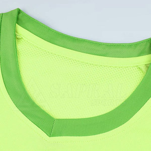 Ensembles d'uniformes de football sublimés personnalisés de haute qualité vêtements de sport 100% polyester respirants à séchage rapide avec option d'équipe personnalisée - Product Image 3