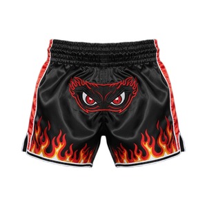 Shorts de Muay Thai MMA en satin noir en gros, broderie bleue feu et éclair, unisexe - Product Image 4
