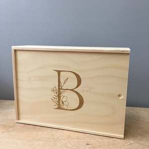 กล่องเก็บของประดับตัวอักษรลายดอกไม้สำหรับของที่ระลึก - Product Image 3