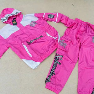 Ensemble court et sweat à capuche pour été coupe-vent personnalisé pour hommes vente en gros Survêtement personnalisé pour femmes Ensembles courts pour hommes Vêtements d'entraînement - Product Image 1