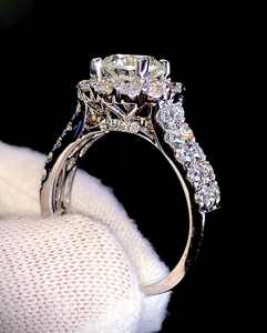 Bague de fiançailles en moissanite brillante pour femmes, argent sterling 925, sertie à griffes, plaqué rhodium, tendance, or blanc glacé, alliance - Product Image 2