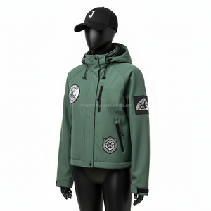 Chaqueta Softshell Premium para Mujer, Tela Verde con Diseño de Panel Inteligente y Logotipo Bordado Personalizado - Product Image 4
