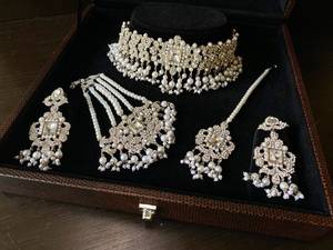 Đồ trang sức rhinestone sang trọng cho cô dâu với vòng cổ đậm và bông tai bán buôn trực tiếp từ nhà máy nhập khẩu - Product Image 6