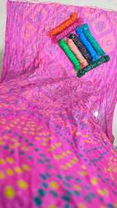 Venta al por mayor Lote Chinon Silk Dupatta, Bandhej Print Dupatta Tamaño libre de 2,25 metros para ropa de boda y regalo de dama de honor - Product Image 4