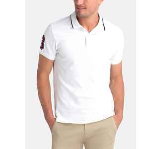 Vente en gros de chemises polo pour hommes fabriquées avec un tissu en coton léger et respirant disponible pour les uniformes d'entreprise américains et la mode décontractée - Product Image 4